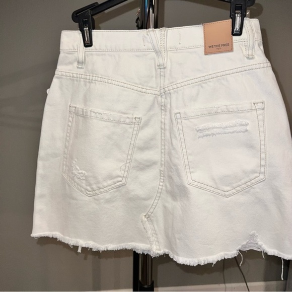 $78 NWT Free People We The Free Brea Cutoff Denim Mini Skirt Deco White Sz 26 - Picture 5 of 6